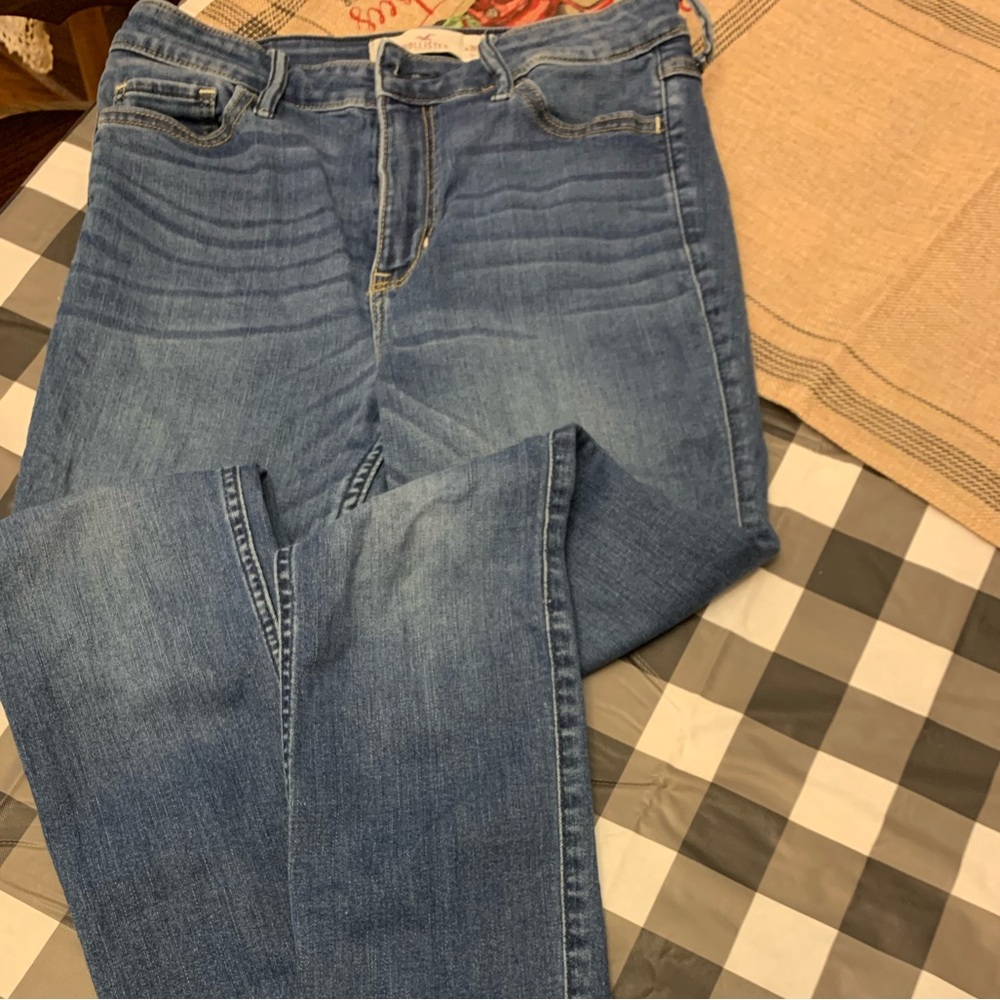 Hollister Jeans size 7r
